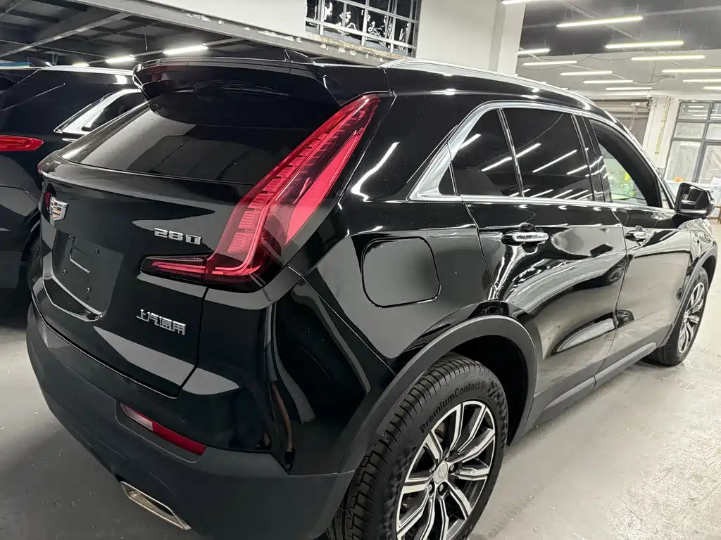 CADILLAC XT4 2021