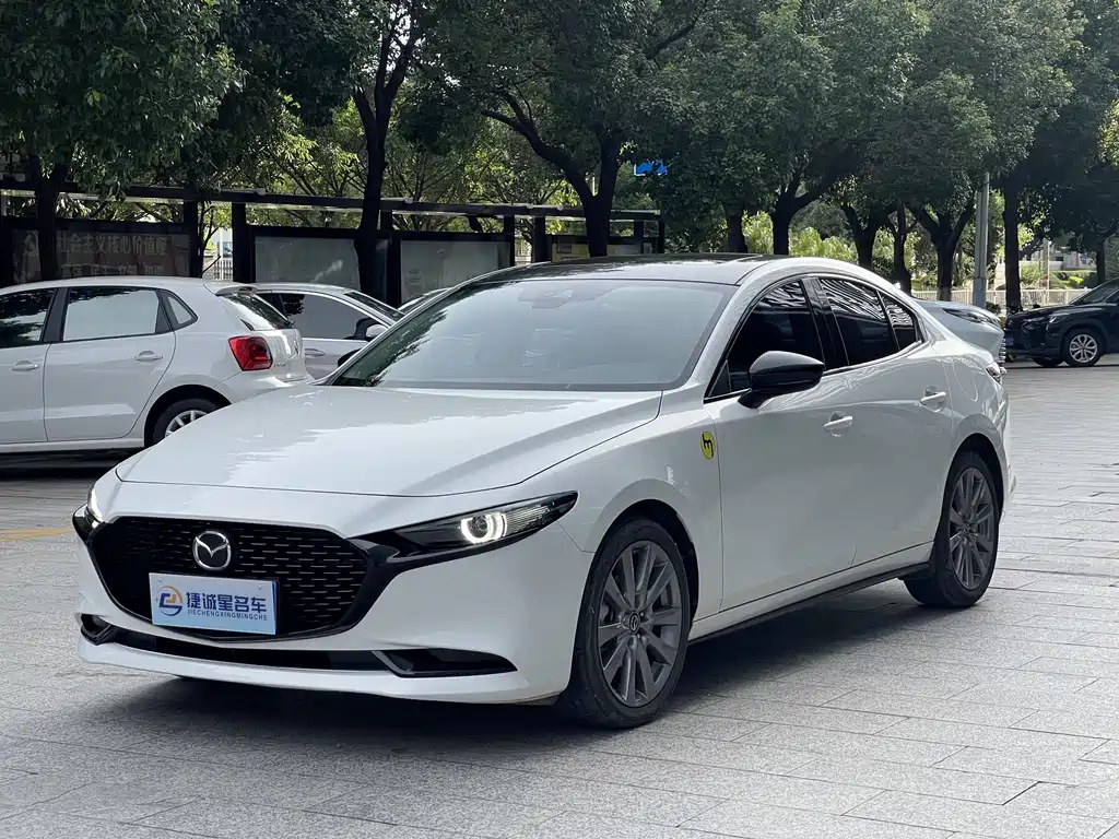 MAZDA 3 AXELA 2023