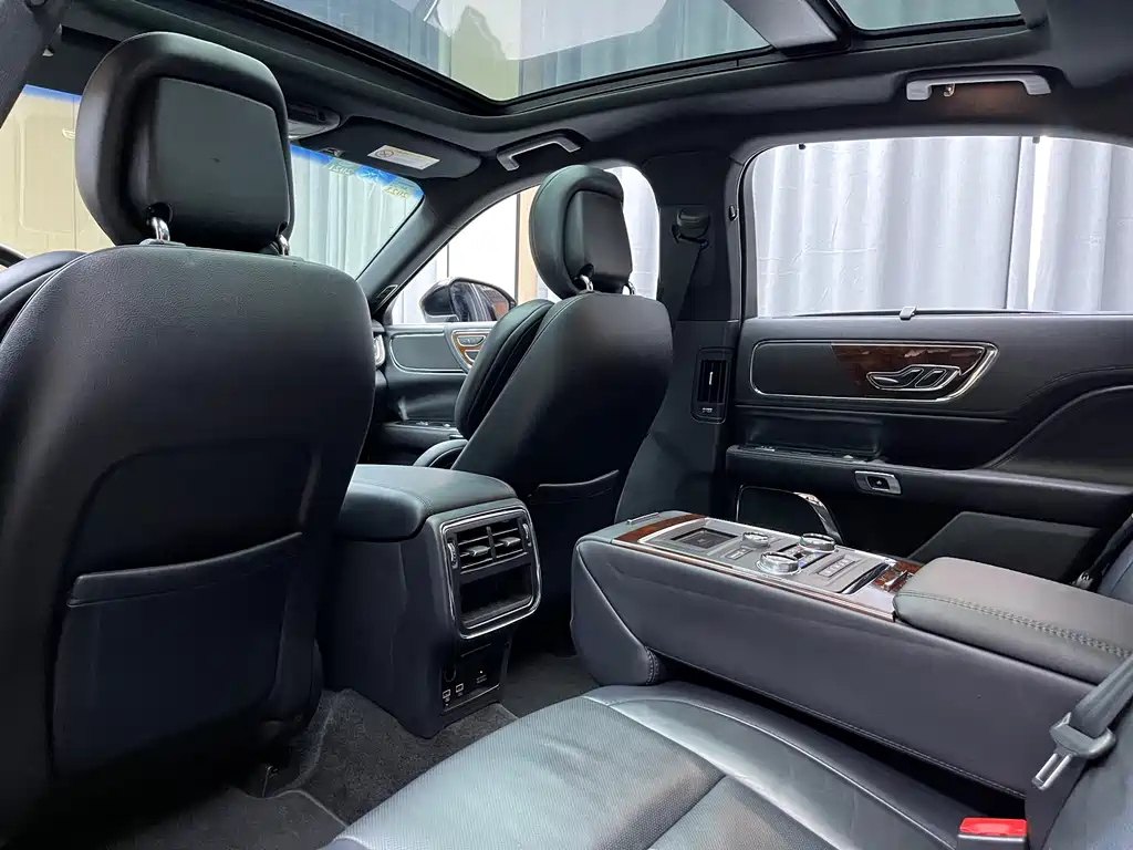 LINCOLN CONTINENTAL 2017