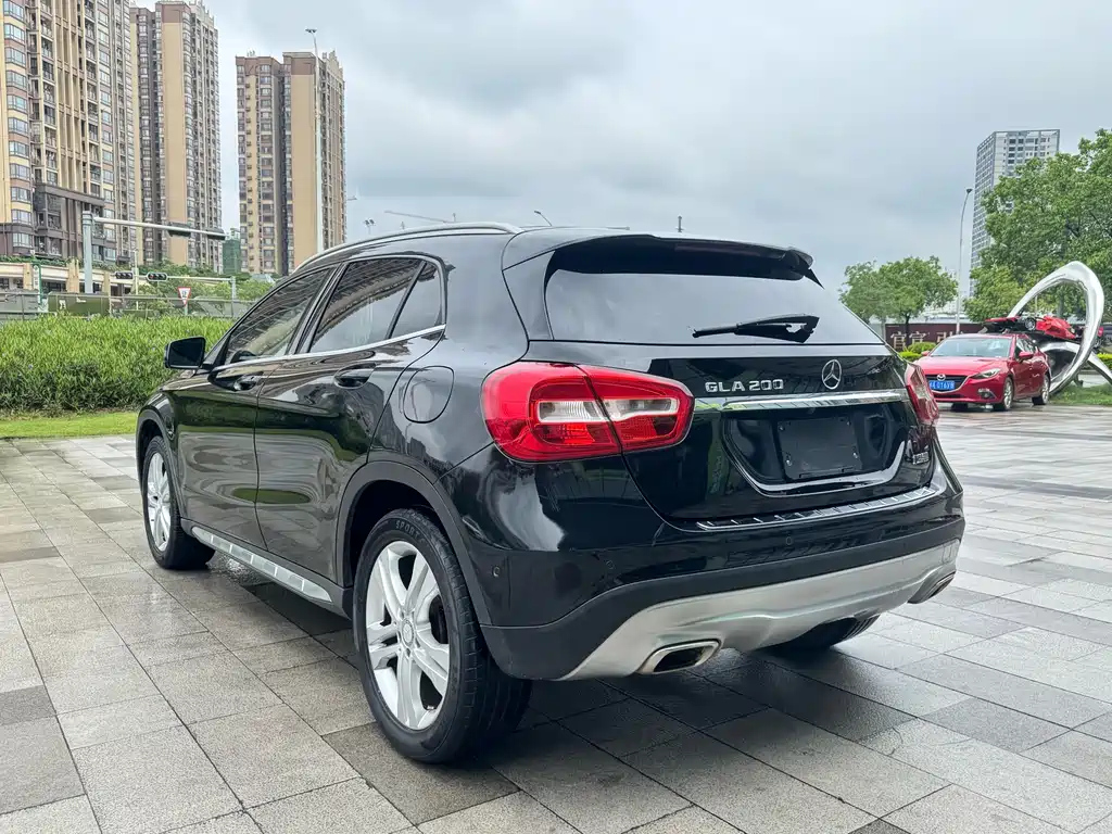 MERCEDES BENZ GLA 2015