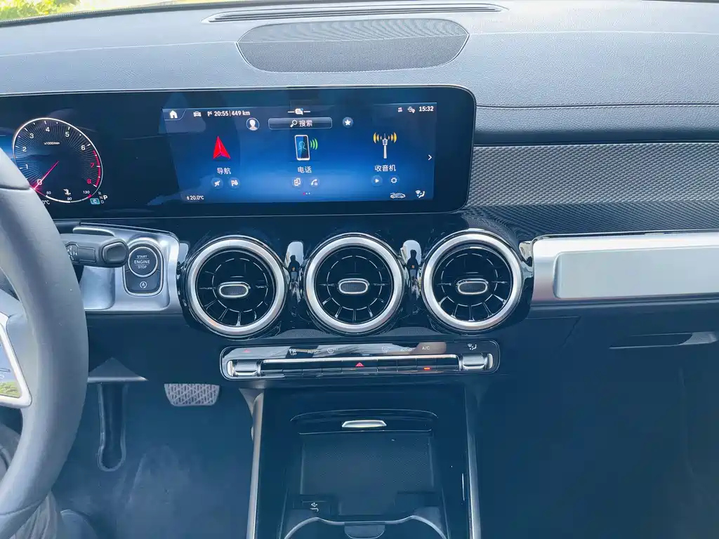 MERCEDES BENZ GLB 2024