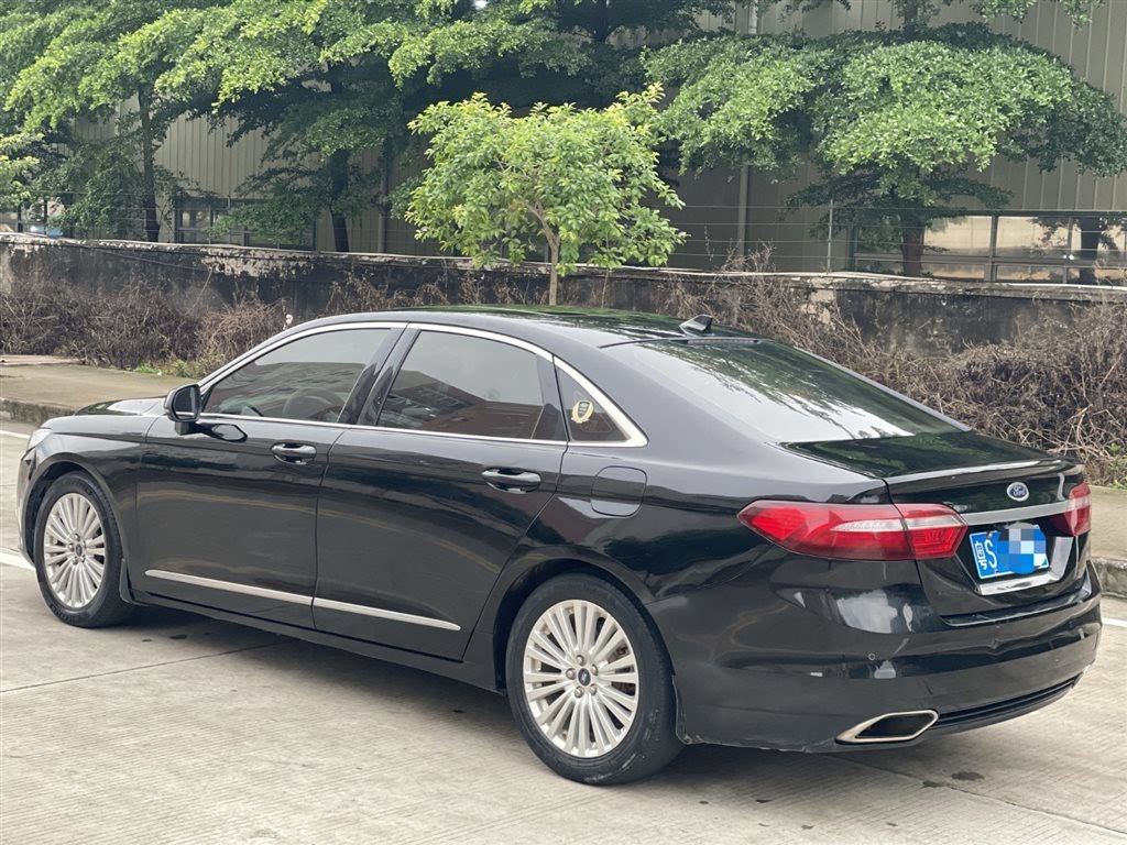 FORD TAURUS 2017