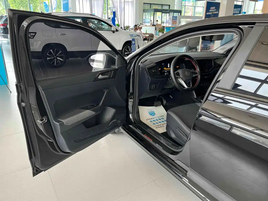 VOLKSWAGEN LAVIDA 2024