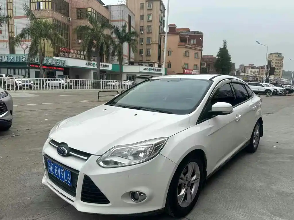 FORD FOCUS 2012
