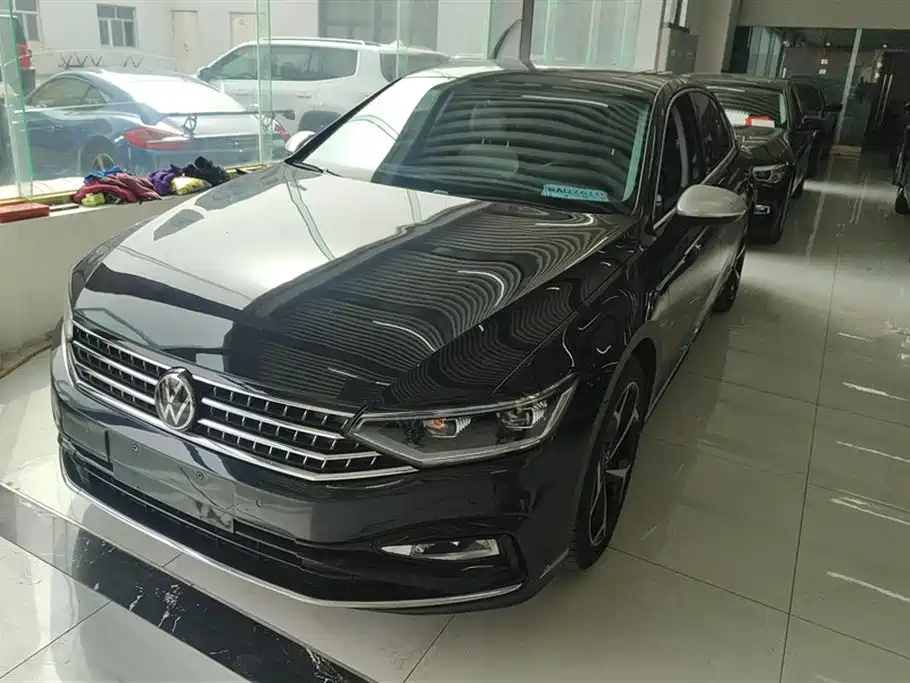 VOLKSWAGEN MAGOTAN 2023