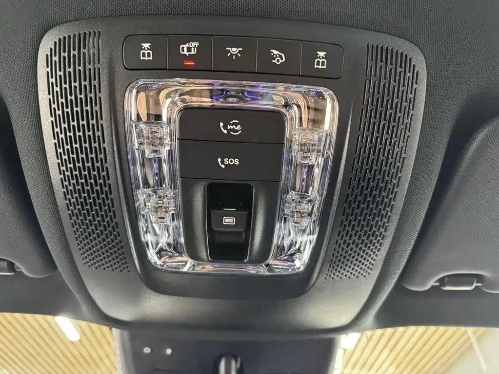 MERCEDES BENZ GLB 2024