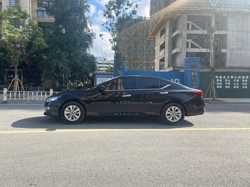 NISSAN TEANA 2020