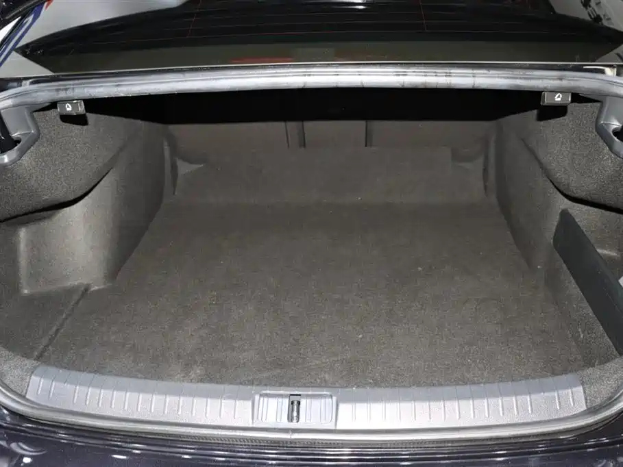 VOLKSWAGEN MAGOTAN 2023