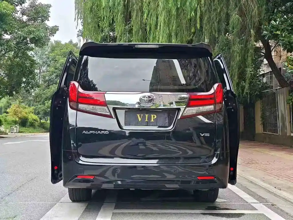 TOYOTA ALPHARD 2018