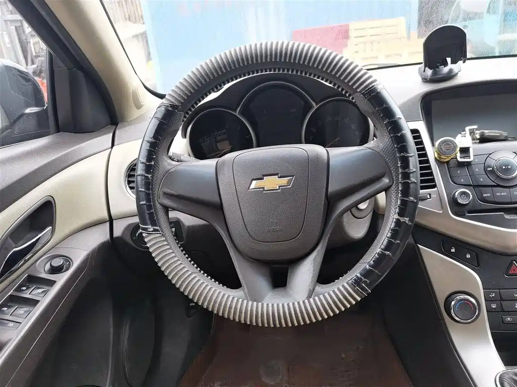 CHEVROLET CRUZE 2015