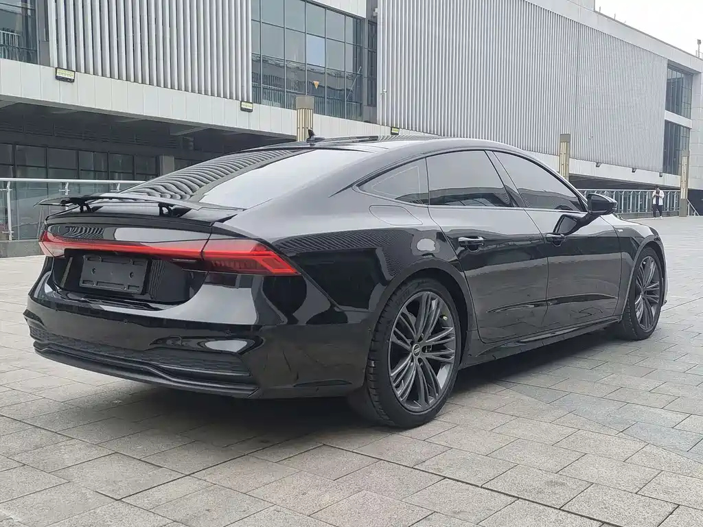 AUDI A7 2023