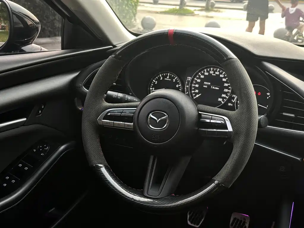 MAZDA 3 AXELA 2023