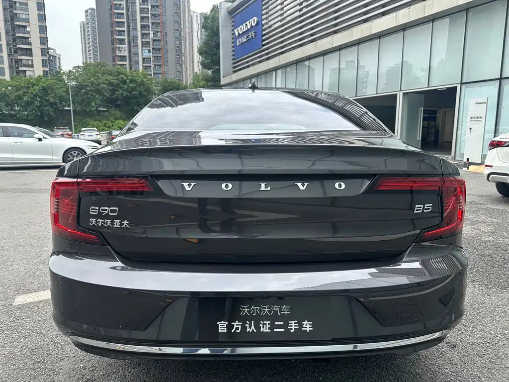 VOLVO S90 2022
