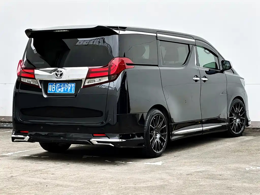 TOYOTA ALPHARD 2018