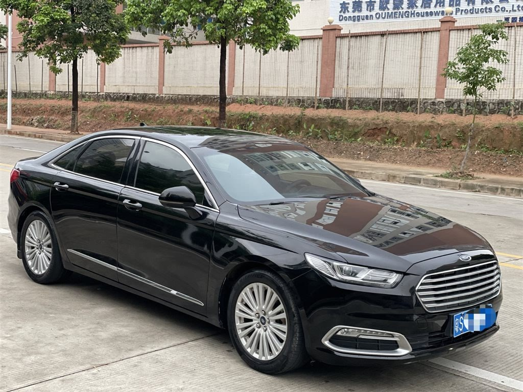 FORD TAURUS 2017