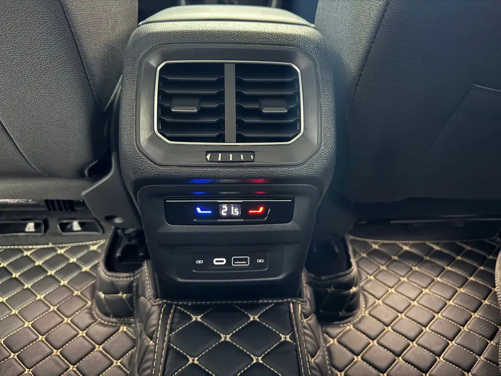 VOLKSWAGEN TIGUAN L 2022