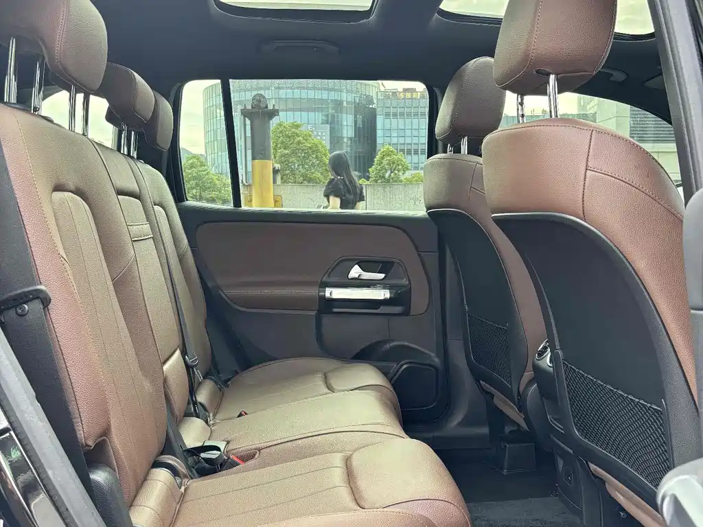 MERCEDES BENZ GLB 2023