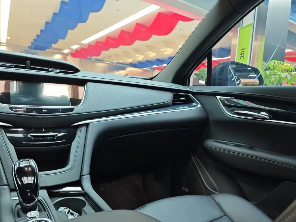 CADILLAC XT5 2023