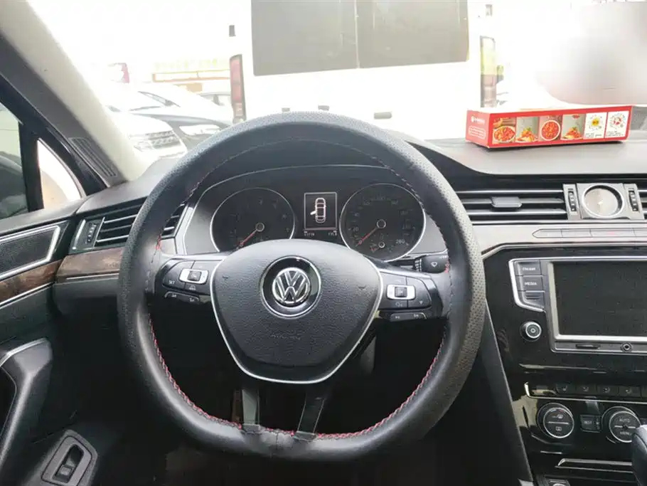 VOLKSWAGEN MAGOTAN 2017