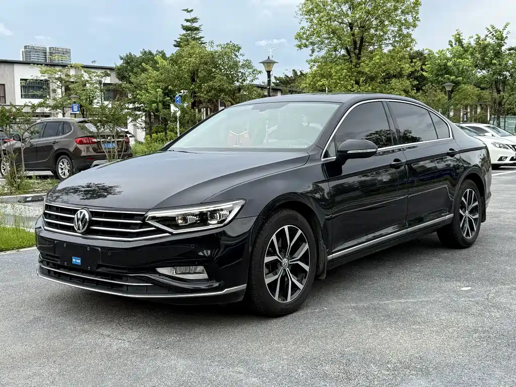 VOLKSWAGEN MAGOTAN 2020