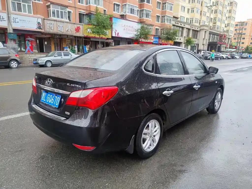 HYUNDAI CELESTA 2015