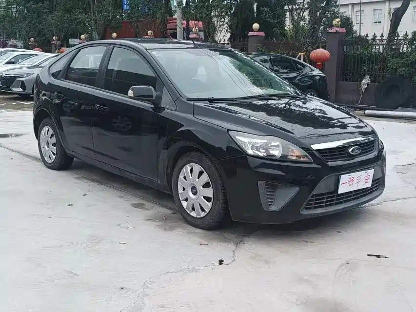FORD FOCUS 2012
