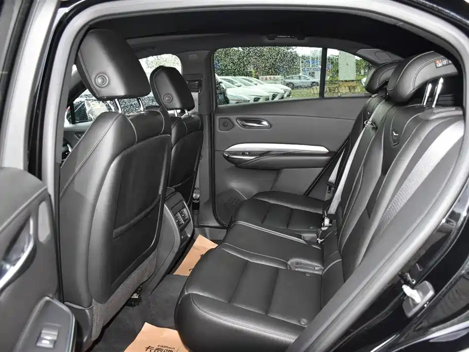 CADILLAC XT4 2021