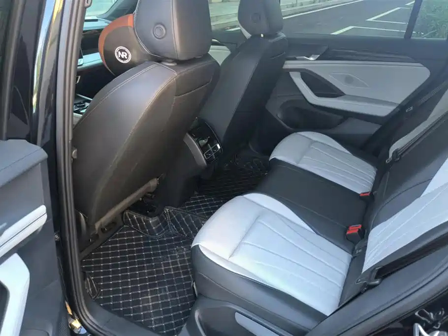 VOLKSWAGEN TIGUAN L 2024