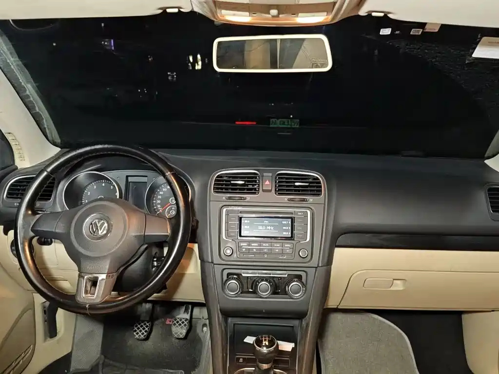 VOLKSWAGEN GOLF 2012