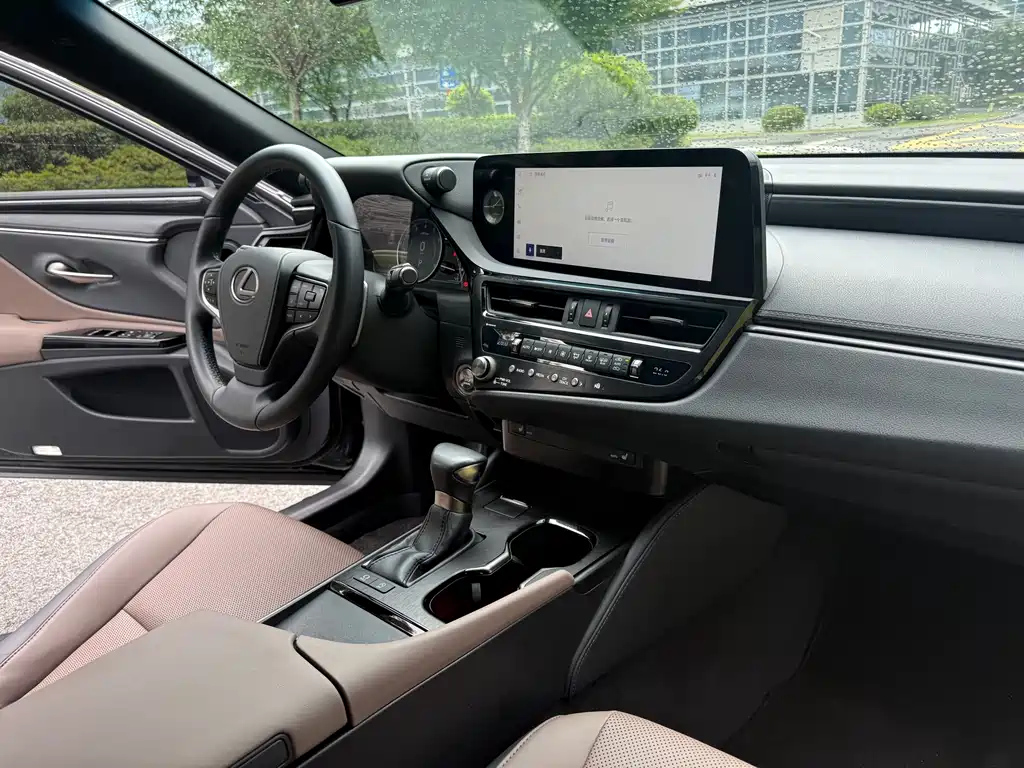 LEXUS ES 2023