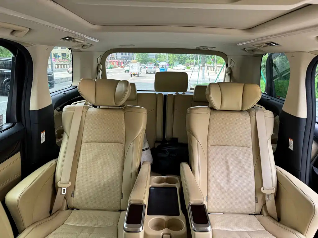 TOYOTA ALPHARD 2018