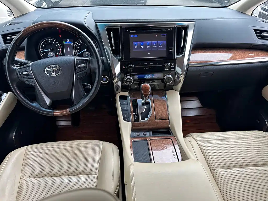 TOYOTA ALPHARD 2018
