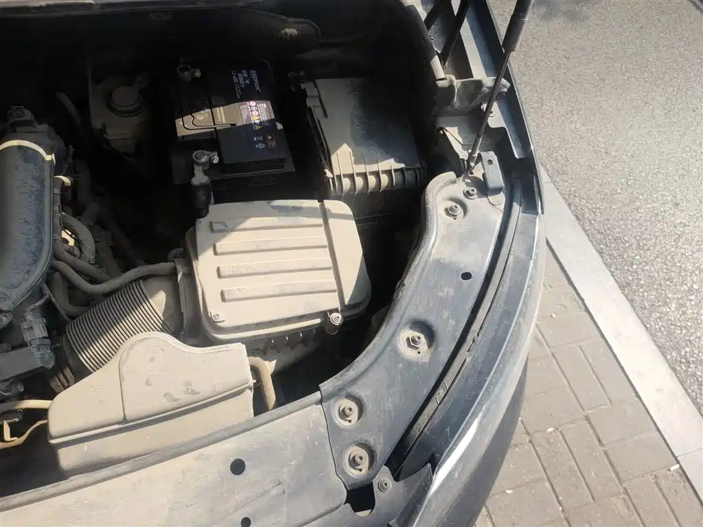 VOLKSWAGEN TOURAN 2015