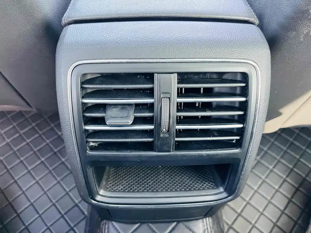 VOLKSWAGEN MAGOTAN 2018
