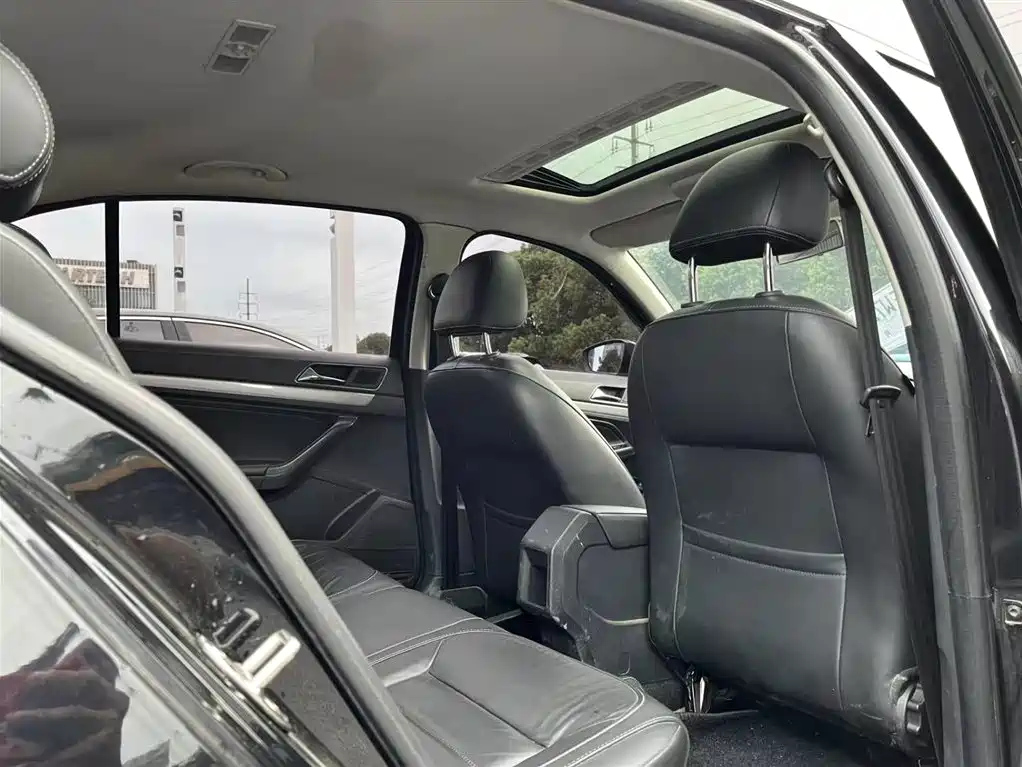 VOLKSWAGEN LAVIDA 2016