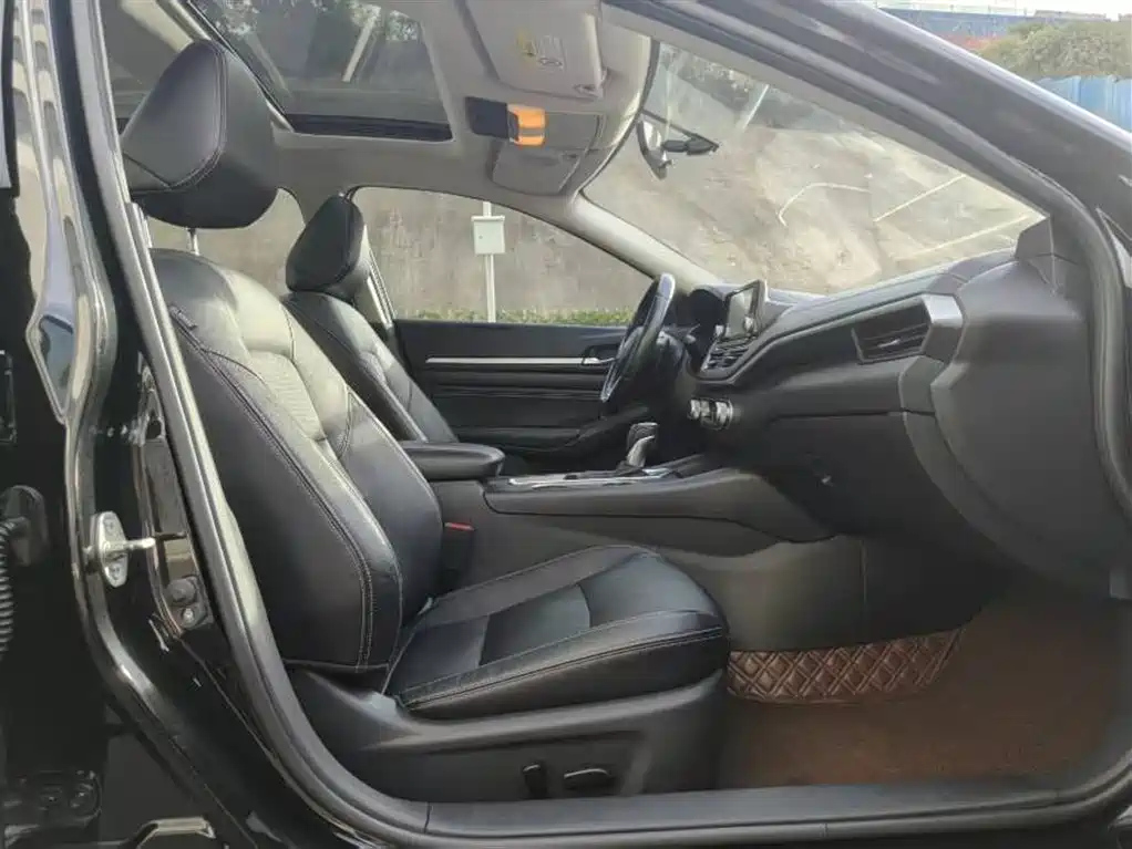 NISSAN TEANA 2019