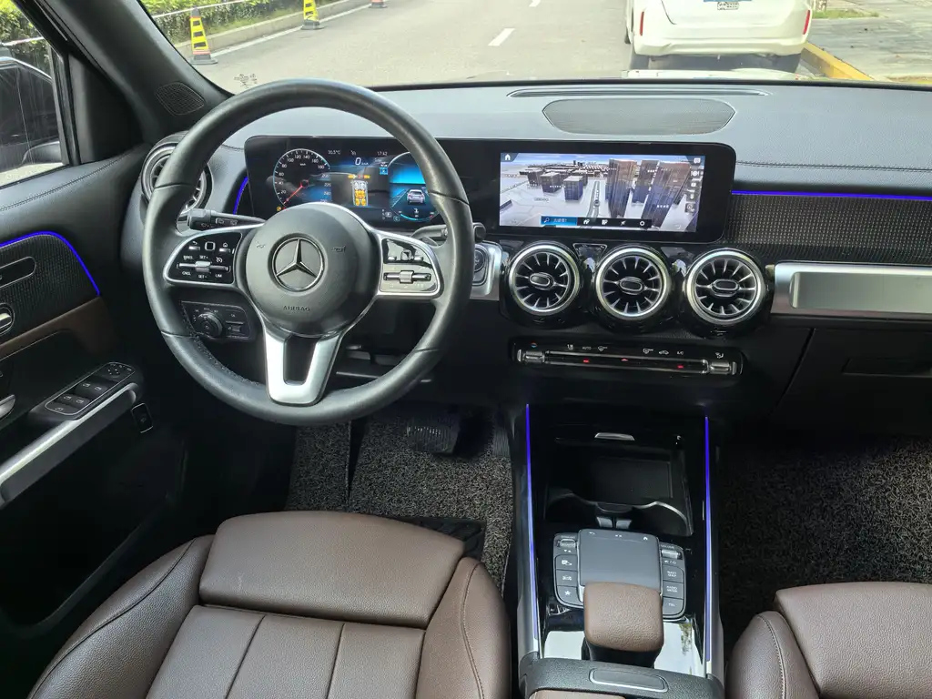 MERCEDES BENZ GLB 2023