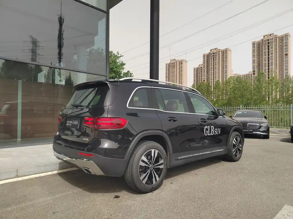 MERCEDES BENZ GLB 2024