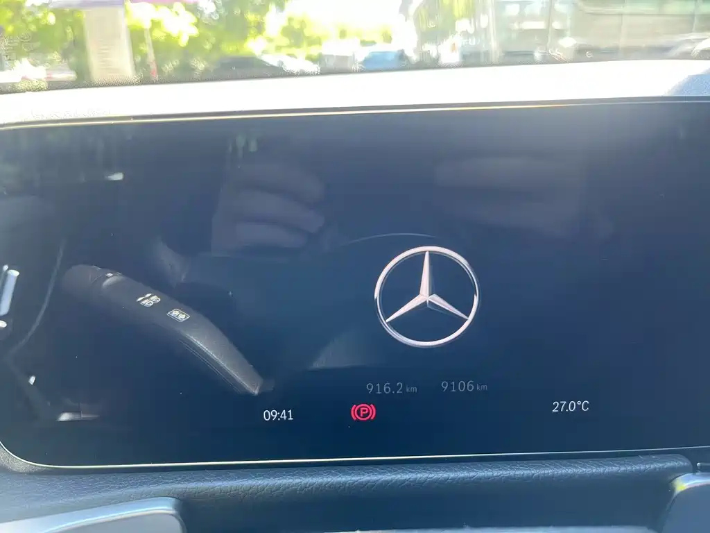 MERCEDES BENZ GLB 2024