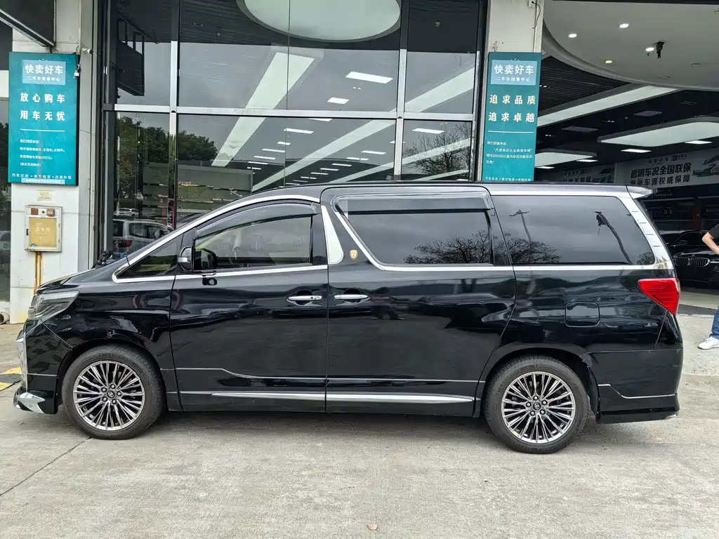 TOYOTA ALPHARD 2012
