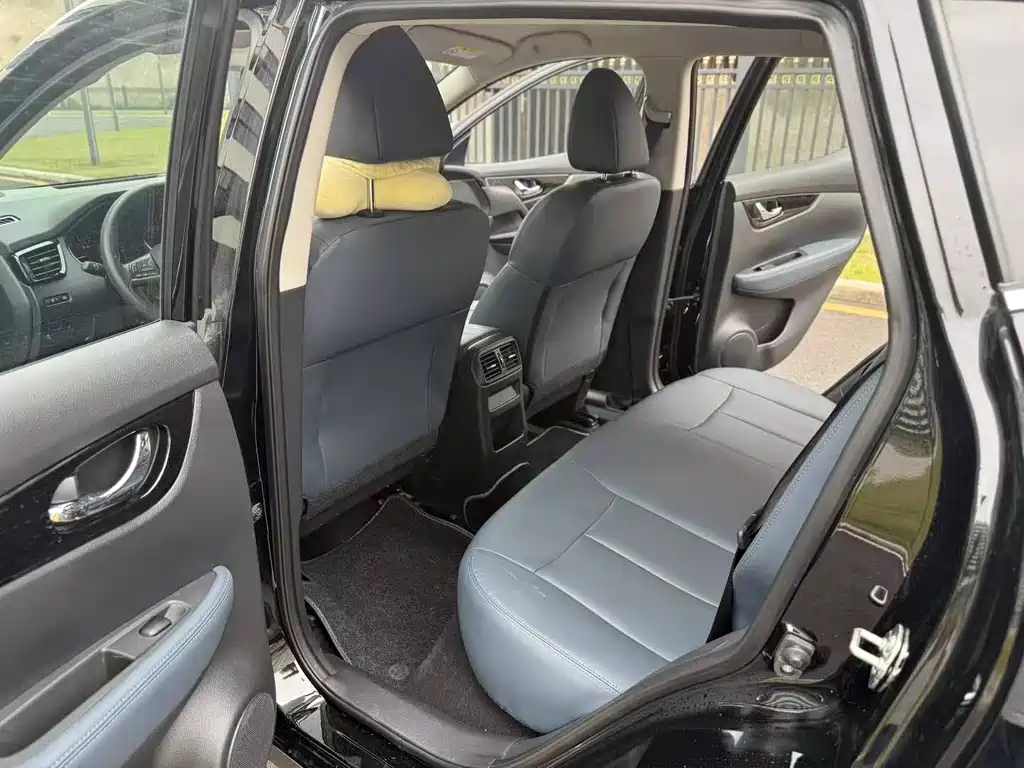 NISSAN QASHQAI 2025