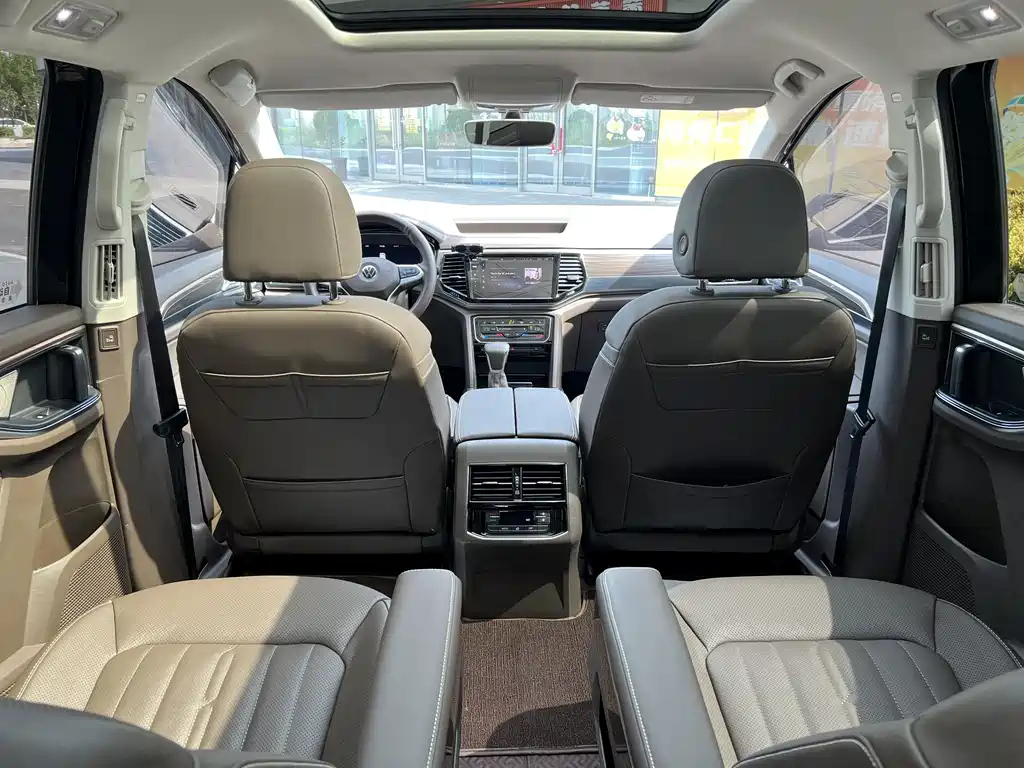 VOLKSWAGEN VILORAN 2020