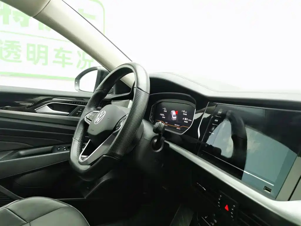 VOLKSWAGEN PASSAT 2023