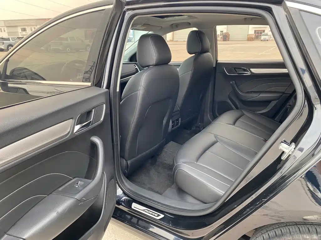 ROEWE I6 NEW ENERGY 2017