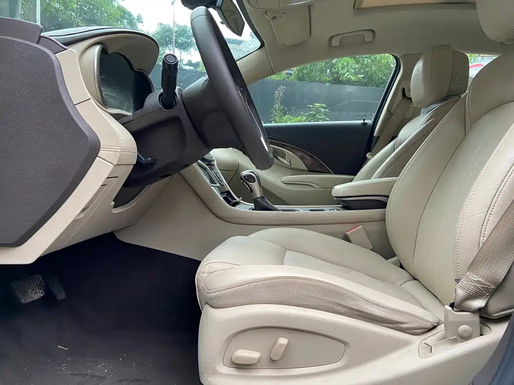 BUICK LACROSSE 2013