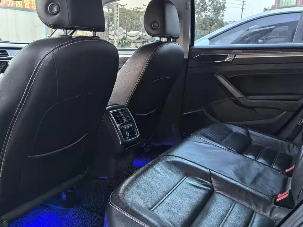 VOLKSWAGEN PASSAT 2016