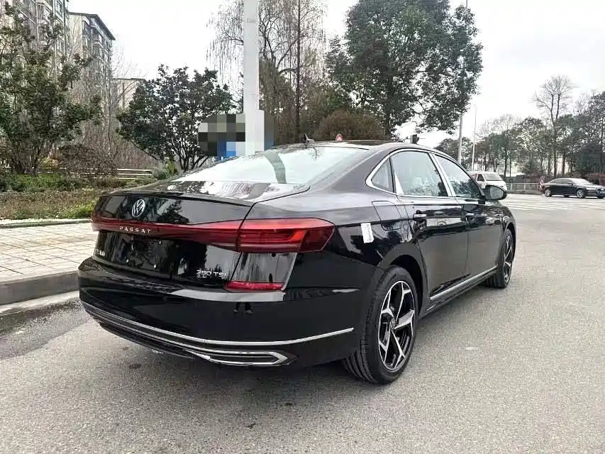 VOLKSWAGEN PASSAT 2025