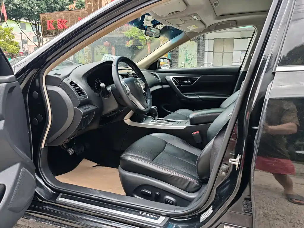 NISSAN TEANA 2016