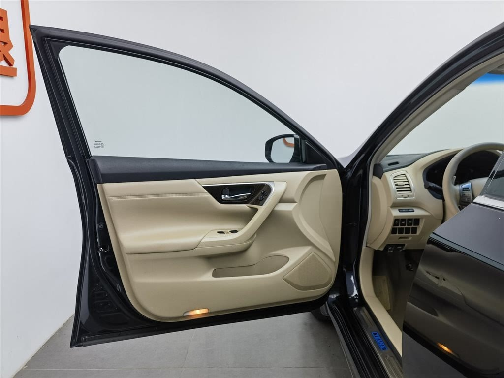 NISSAN TEANA 2013