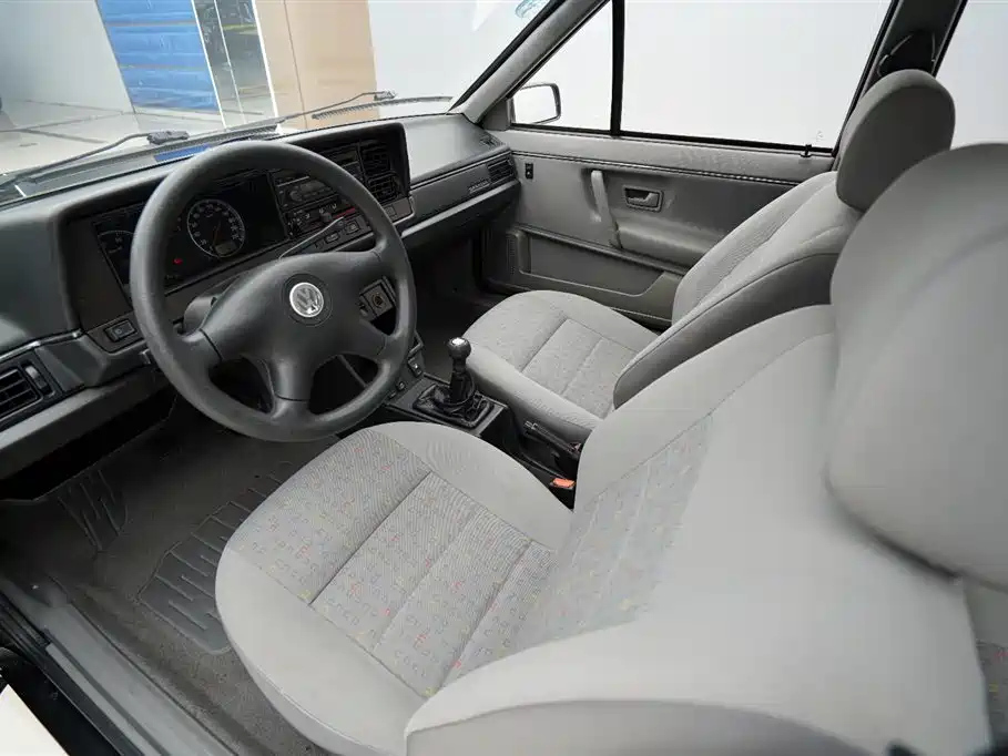 VOLKSWAGEN SANTANA CLASSIC 2012